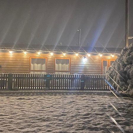 Fairview Farm Holiday Accommodation 14 Luxury Lodges, Cabins, Dog Friendly, Suitable For Couples, Families And Groups, Wedding Guests , Corporate Events, Sleeps 2-65 Guests In Ravenshead, Nottingham Near Sherwood Forest, Set In 88 Acres Exteriér fotografie