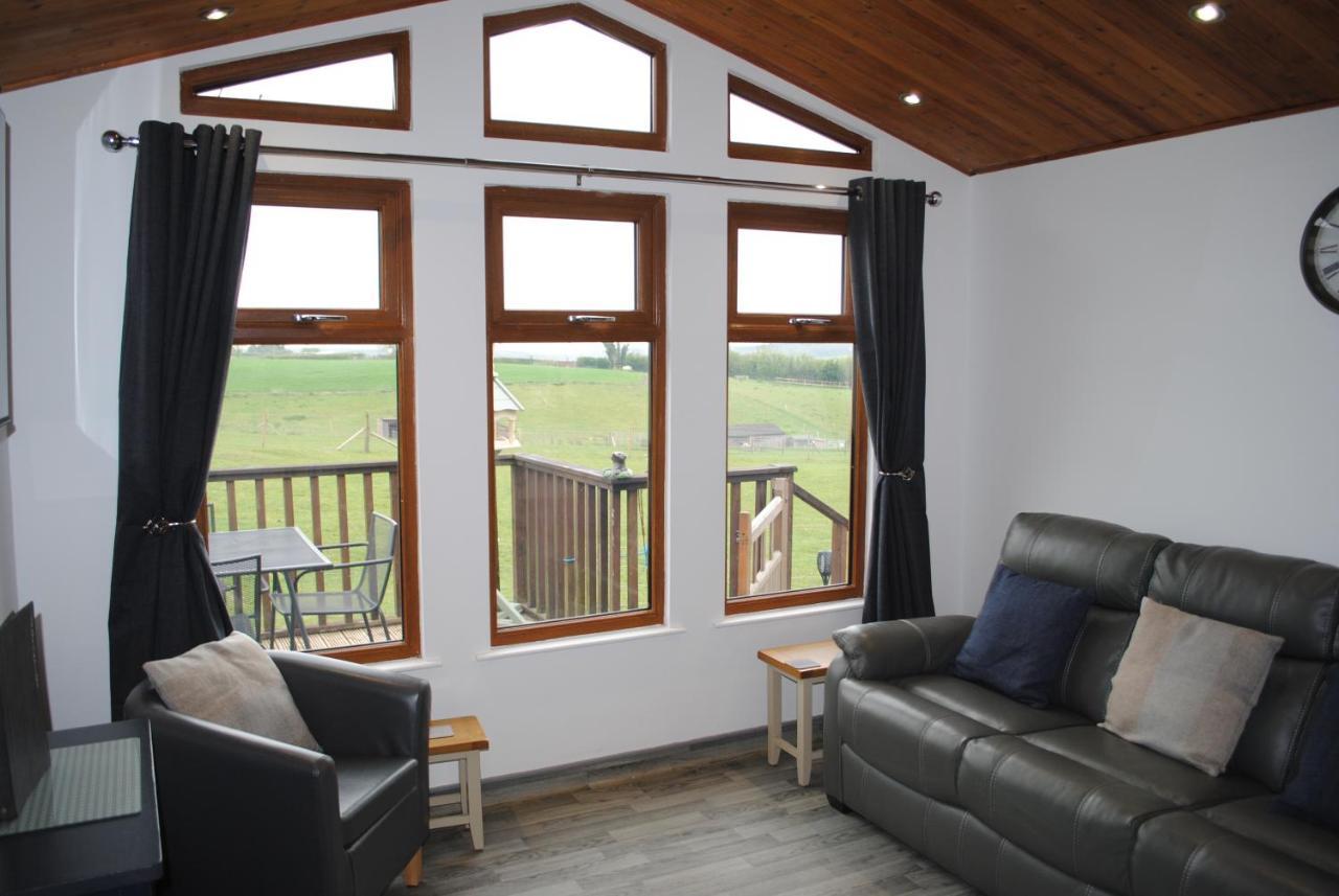 Fairview Farm Holiday Accommodation 14 Luxury Lodges, Cabins, Dog Friendly, Suitable For Couples, Families And Groups, Wedding Guests , Corporate Events, Sleeps 2-65 Guests In Ravenshead, Nottingham Near Sherwood Forest, Set In 88 Acres Exteriér fotografie