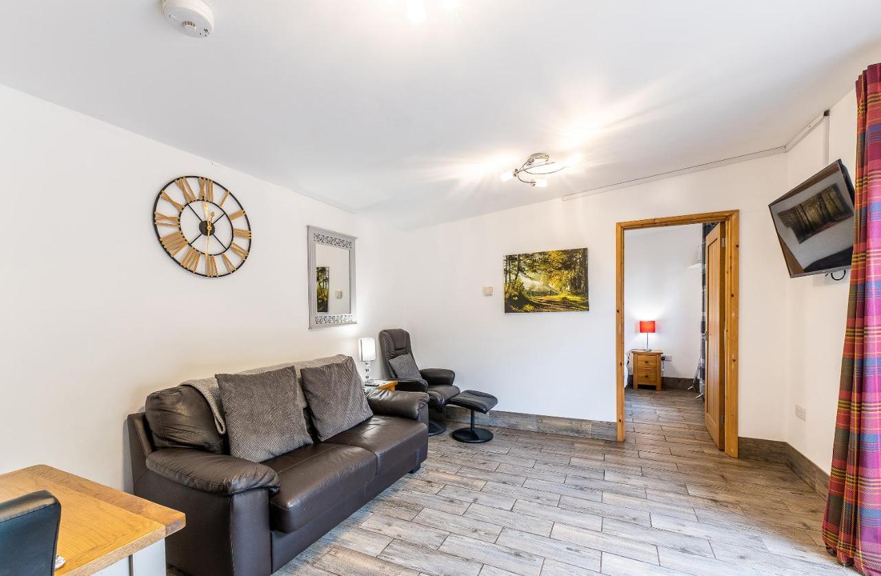 Fairview Farm Holiday Accommodation 14 Luxury Lodges, Cabins, Dog Friendly, Suitable For Couples, Families And Groups, Wedding Guests , Corporate Events, Sleeps 2-65 Guests In Ravenshead, Nottingham Near Sherwood Forest, Set In 88 Acres Exteriér fotografie