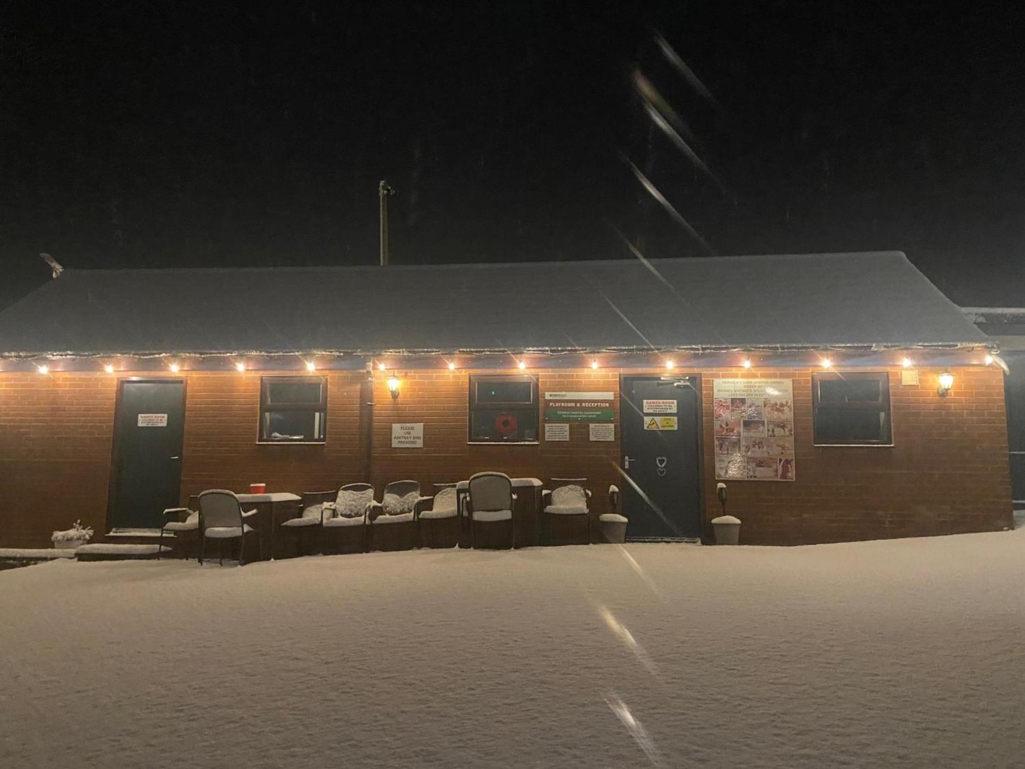 Fairview Farm Holiday Accommodation 14 Luxury Lodges, Cabins, Dog Friendly, Suitable For Couples, Families And Groups, Wedding Guests , Corporate Events, Sleeps 2-65 Guests In Ravenshead, Nottingham Near Sherwood Forest, Set In 88 Acres Exteriér fotografie