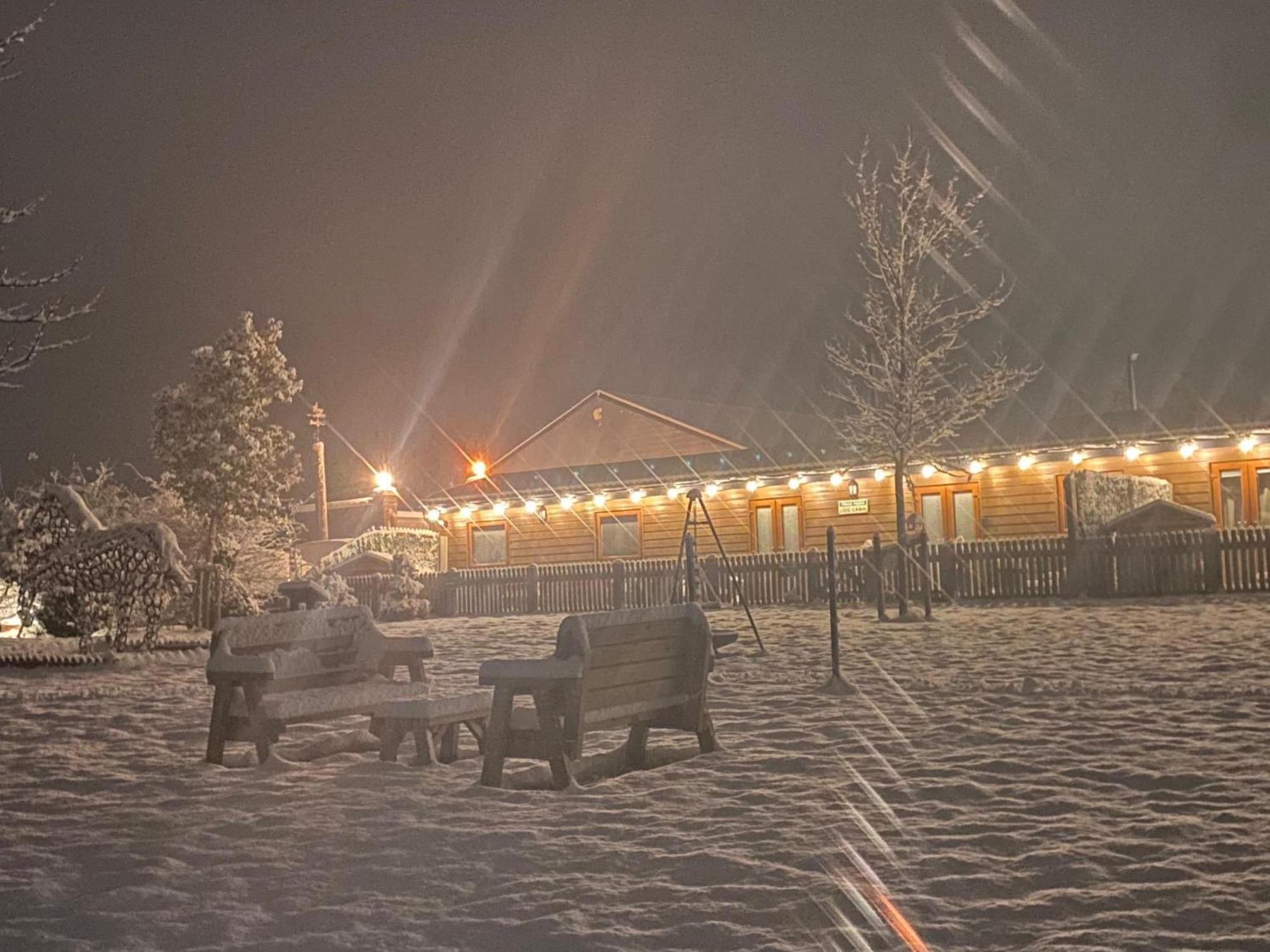 Fairview Farm Holiday Accommodation 14 Luxury Lodges, Cabins, Dog Friendly, Suitable For Couples, Families And Groups, Wedding Guests , Corporate Events, Sleeps 2-65 Guests In Ravenshead, Nottingham Near Sherwood Forest, Set In 88 Acres Exteriér fotografie