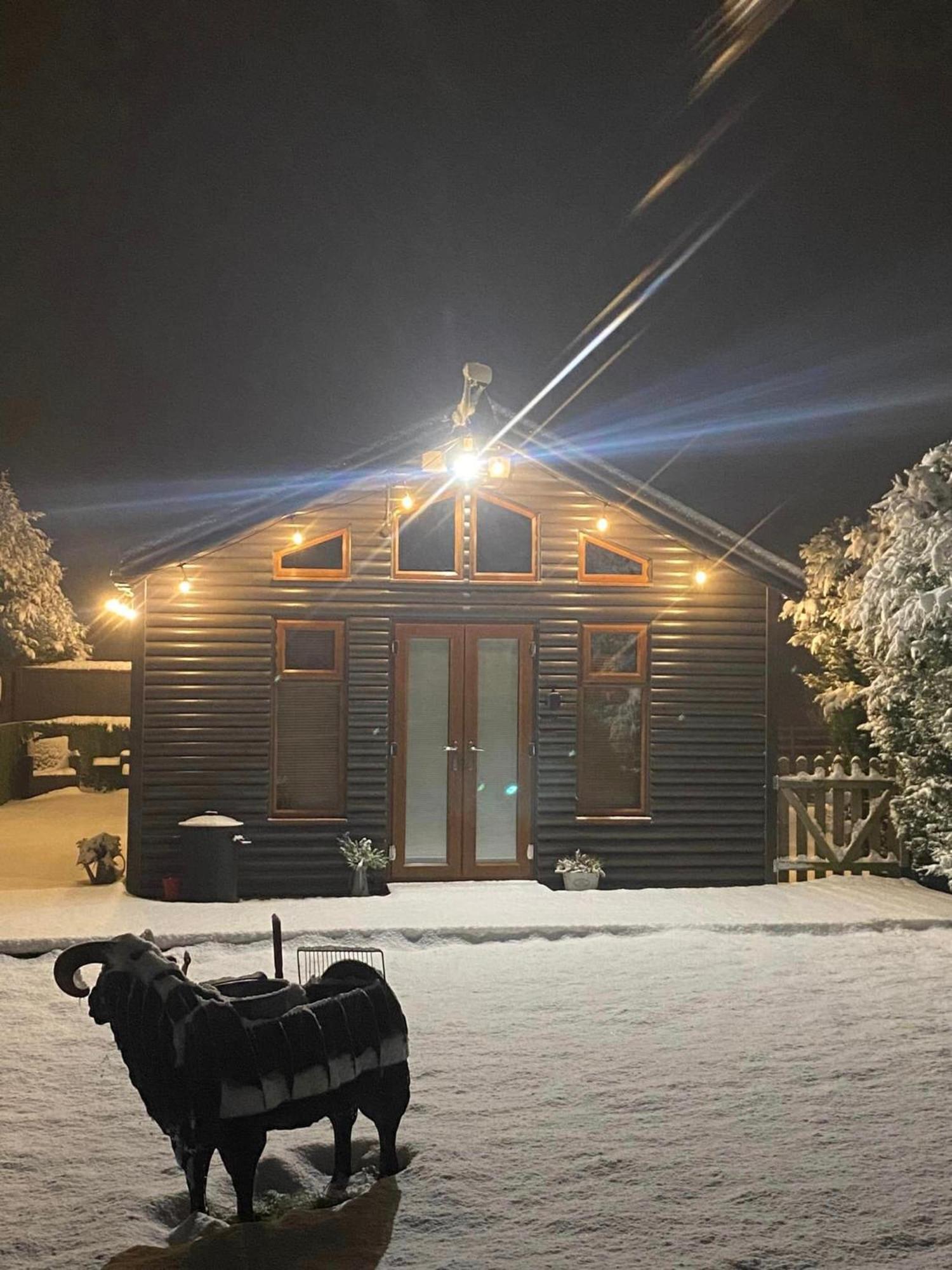 Fairview Farm Holiday Accommodation 14 Luxury Lodges, Cabins, Dog Friendly, Suitable For Couples, Families And Groups, Wedding Guests , Corporate Events, Sleeps 2-65 Guests In Ravenshead, Nottingham Near Sherwood Forest, Set In 88 Acres Exteriér fotografie