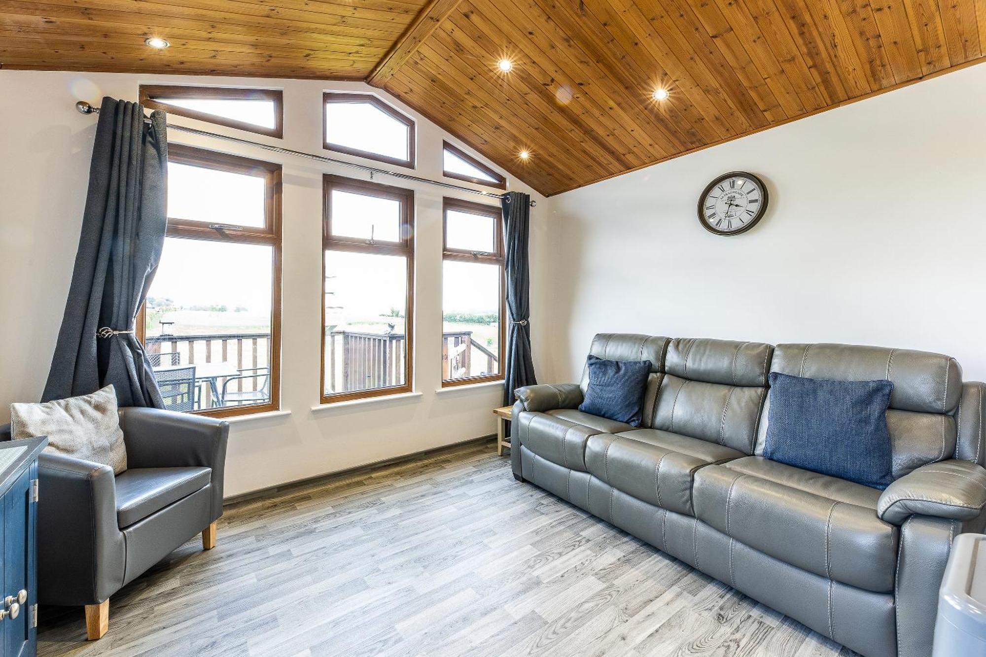 Fairview Farm Holiday Accommodation 14 Luxury Lodges, Cabins, Dog Friendly, Suitable For Couples, Families And Groups, Wedding Guests , Corporate Events, Sleeps 2-65 Guests In Ravenshead, Nottingham Near Sherwood Forest, Set In 88 Acres Exteriér fotografie
